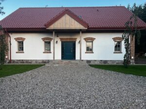 Dziedzictwo architektoniczne vs nowoczesne innowacje rola stolarki otworowej w stylizowanych domach f4b7655.jpg