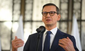 Morawiecki zadeklarowal wsparcie dla zwiazkowcoacutew i pracownikoacutew pkp cargo b8805e2.jpg