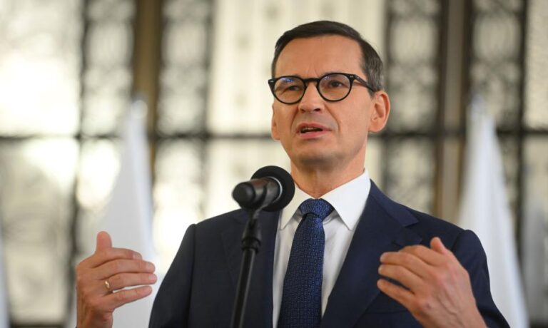 Morawiecki zadeklarował wsparcie dla związkowców i pracowników PKP Cargo