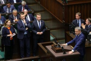 Sejm przyjal ustawe z ktoacutera zwlekalo pis polska musiala placic kare f22725e.jpg