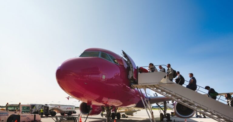 Wizz Air informuje, pasażerowie dostaną zwrot kosztów. “120 procent”