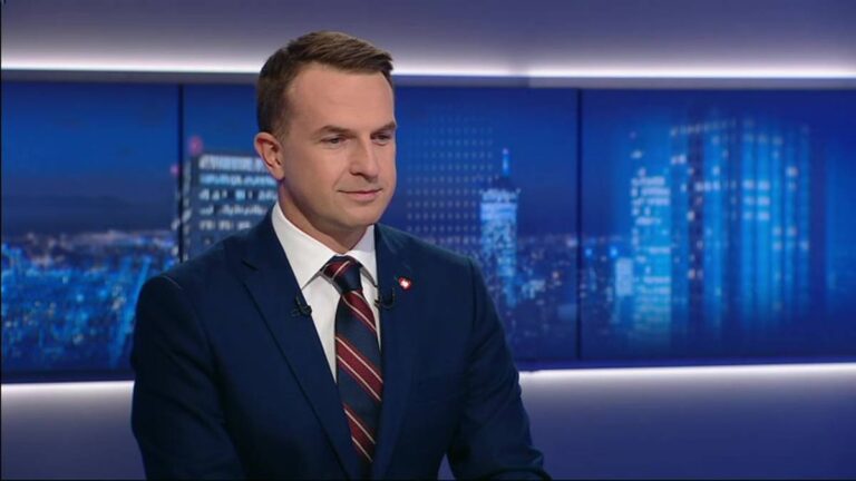 Prezydent i rząd jednym głosem. Adam Szłapka: Najlepszy wybór