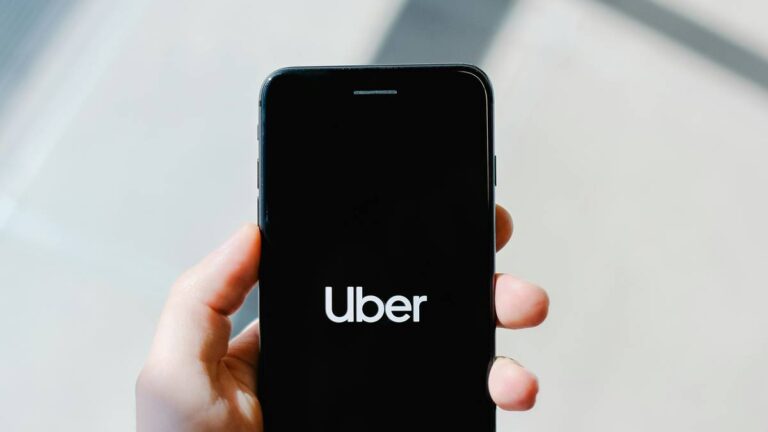 Uber ukarany grzywną. Musi zapłacić 290 mln euro