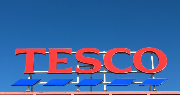 Tesco odchodzi od gotówki. Na razie w wybranych sklepach