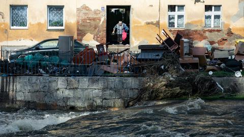 Nowe ostrzeżenie przed oszustami. „Wykorzystują dramat ofiar powodzi”