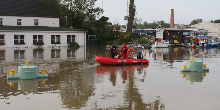 Apel o ograniczenie transferu danych na terenach powodziowych. „To może uratować komuś życie”