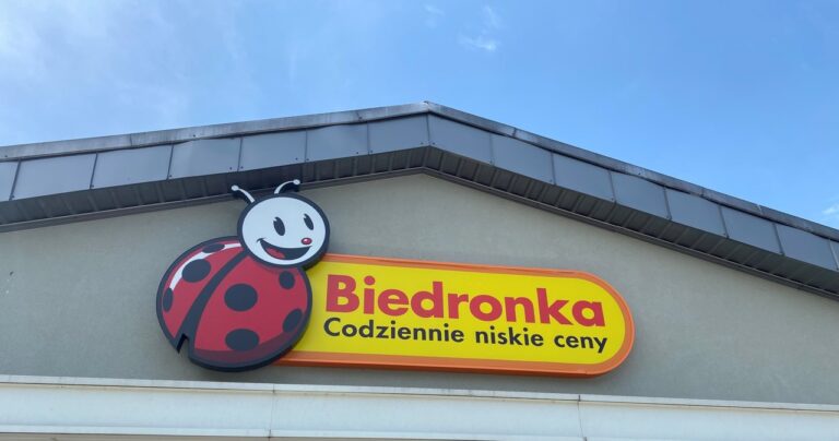 Biedronka wysyła zwrot pieniędzy. Sieć oddaje środki za produkty