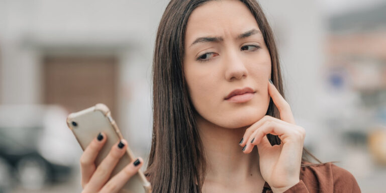 Martwisz się, że smartfon cię podsłuchuje? Słusznie, wyciekła prezentacja jednej z firm