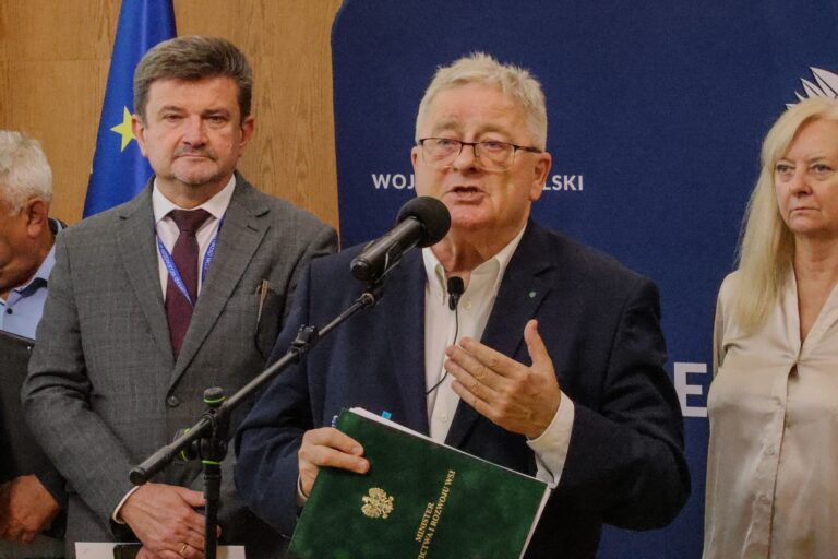 Co z wolnym w Wigilię? Minister nie wyklucza, że zabrany zostanie inny dzień wolny