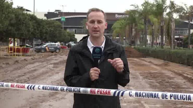 Woda błyskawicznie zalała parking. Mogli zostać tam ludzie