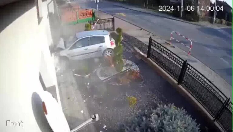 Auto wbiło się w dom. Za kierownicą pijana 36-latka