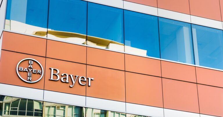 Bayer w finansowych tarapatach. Akcjonariusze chcą szybkich decyzji