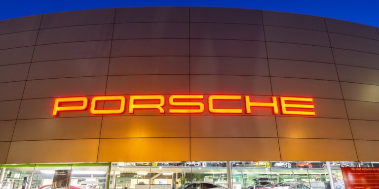 Volkswagen w obliczu sporu z pracownikami. Porsche przewiduje odpis do 20 mld euro