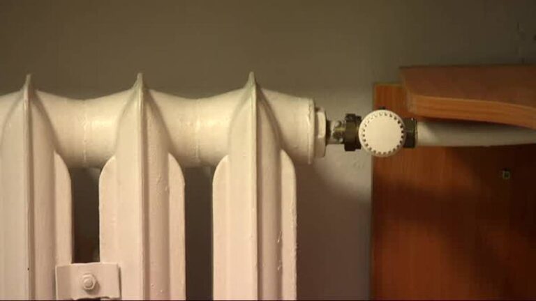 Zakręcasz grzejniki? Możesz zapłacić aż 500 zł kary