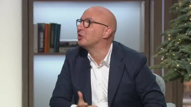 Kłótnia o nieobecność prezydenta. „Strzelił focha i pojechał na narty”