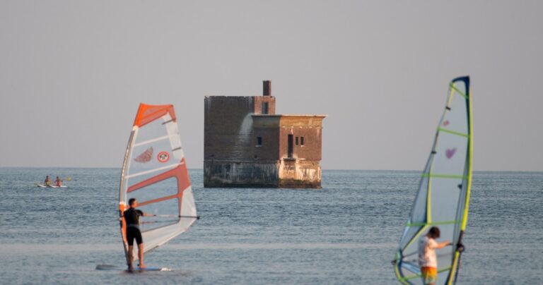 Poniemiecka torpedownia dalej szuka właściciela. „Nietuzinkowa nieruchomość”