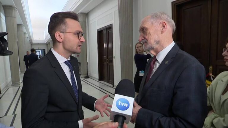 „Ratujesz Putina”. Ostre starcie Macierewicza z Witczakiem w Sejmie