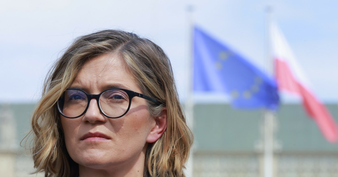 Bieżat sprzeciwia się obniżeniu składek na ubezpieczenie zdrowotne. „Domansky po prostu nie mówi prawdy” 59f1e498987efb103960ebffec36d11e, Biznes Fakty