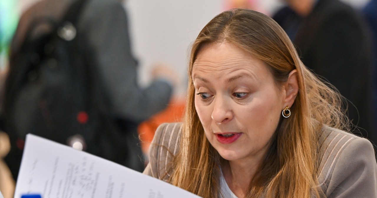 Czterodniowy tydzień pracy oznacza niższe wynagrodzenie. Minister nie ma złudzeń B0d83a842e0400abc685042c65072f59, Biznes Fakty