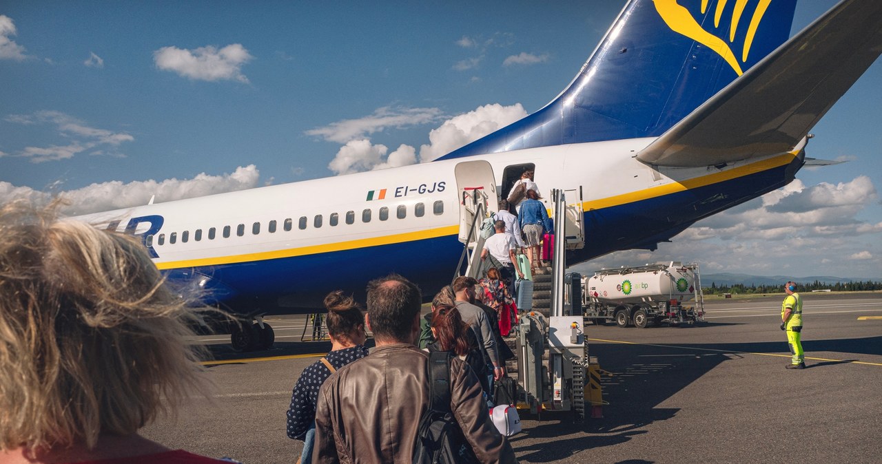 Ryanair otworzy centrum obsługi klienta w Polsce. Szukamy 200 pracowników 263b4bf56a53415e0aee0802ca32f8c1, Biznes Fakty