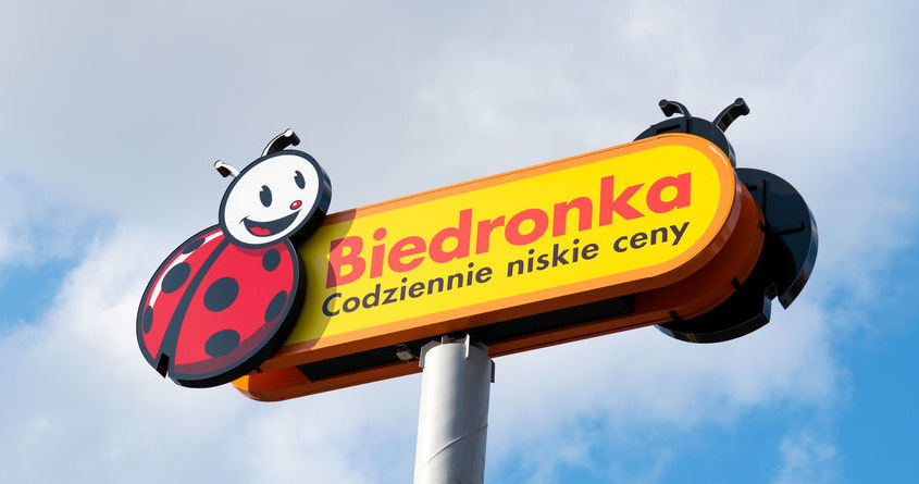 Biedronka poszukuje nowych pracowników. Oferuje przyzwoite wynagrodzenie za staż. 2e275744166ba36c4cf5b3dc0e7db419, Biznes Fakty