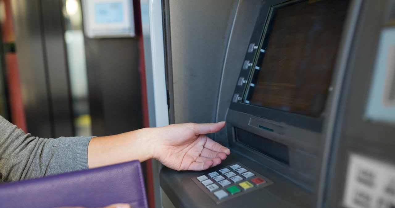 Nie wszystkie bankomaty są bezpieczne. PKO BP ostrzega przed zagrożeniem 94c84a91e8da5c541041aff54fcefbe8, Biznes Fakty