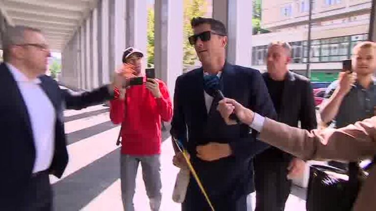 Pierwsza reakcja Lewandowskiego. Zapytali go o zwolnienie Probierza Pierwsza reakcja Lewandowskiego. Zapytali go o zwolnienie Probierza