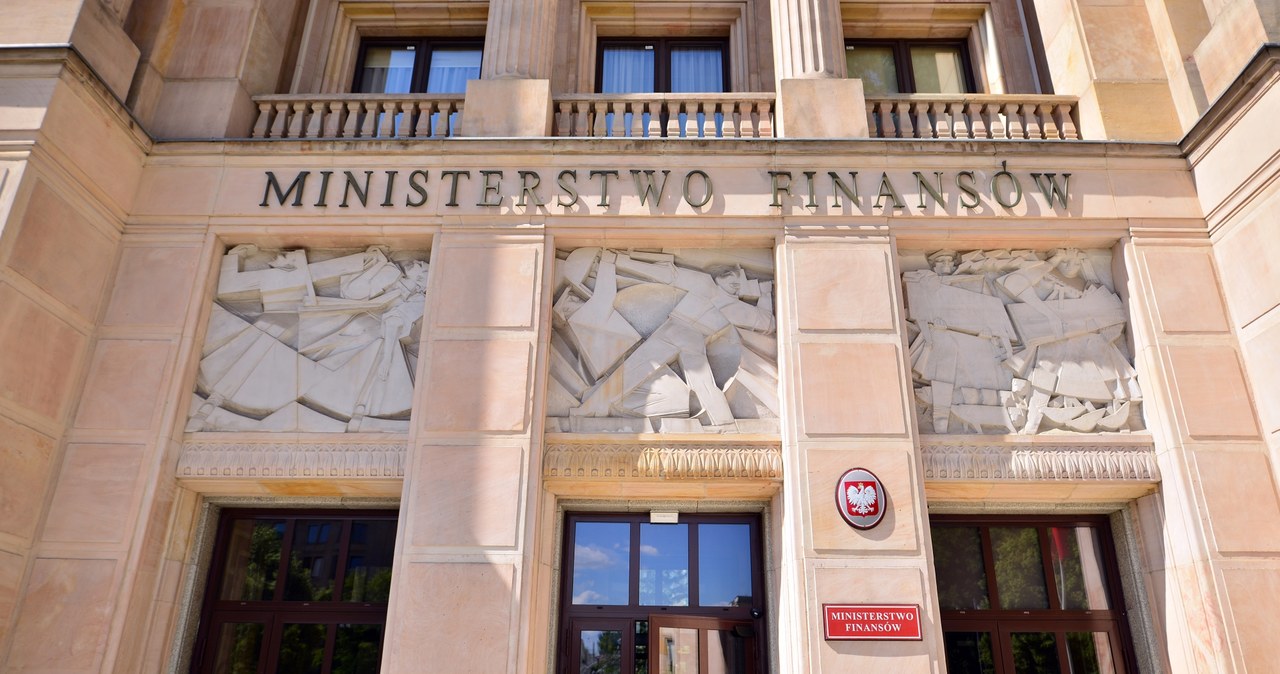 Dług Skarbu Państwa wzrasta. Ministerstwo Finansów przedstawia najnowsze dane 3cfb623507050377384631b2b973d46d, Biznes Fakty