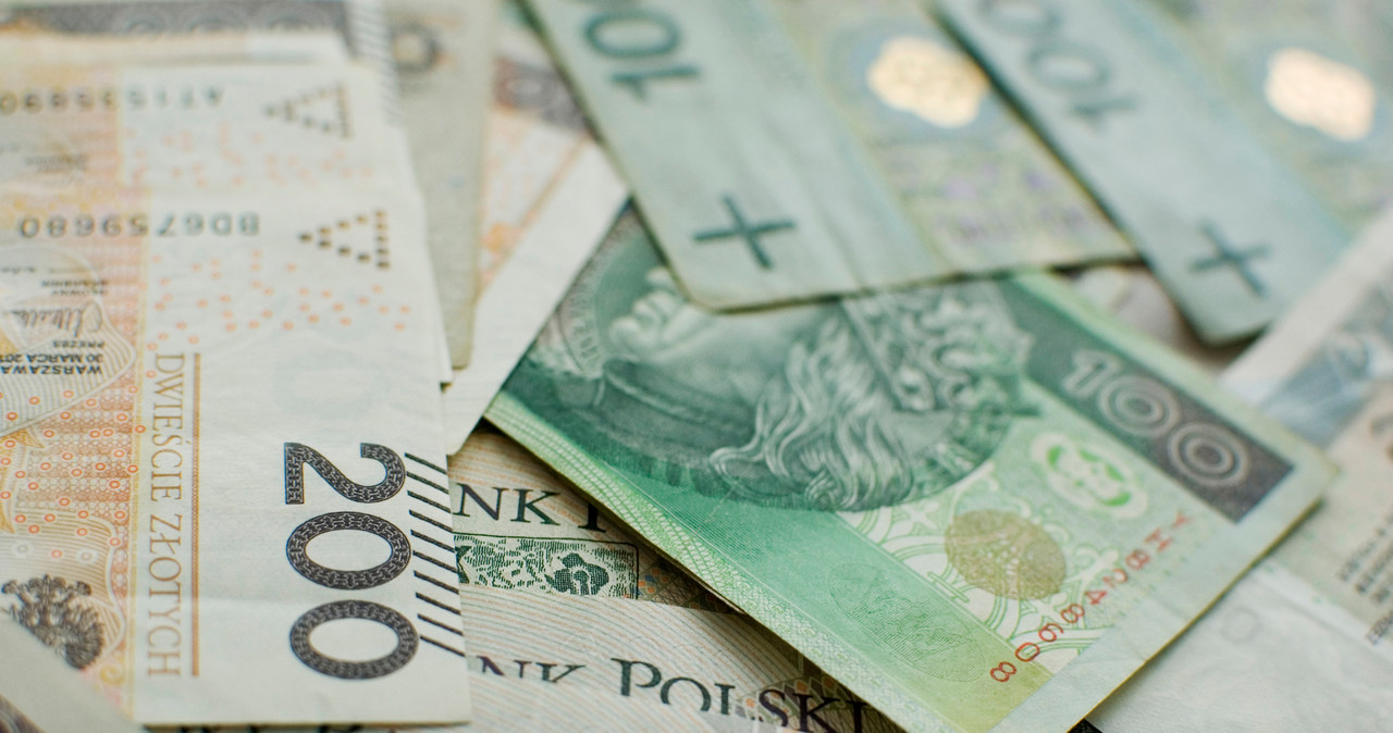 ZUS wyśle w lipcu odszkodowanie w wysokości 800 zł. Już wiemy, kto otrzyma przelew 9a7e2fb1462b694d6b13258aa0110d71, Biznes Fakty