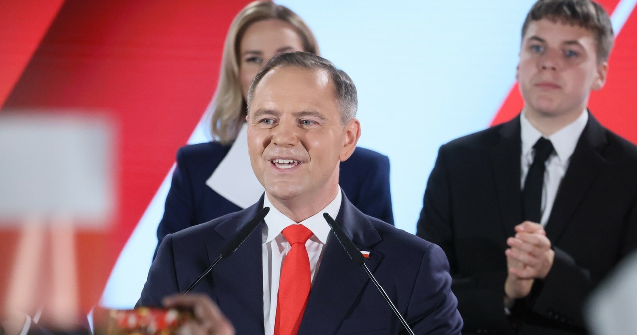 Golovnya zwrócił się do Navrotsky'ego. „Twoje główne zadanie jest przed nami”. D8e200e803fbc42cd6a19e080f646d91, Biznes Fakty