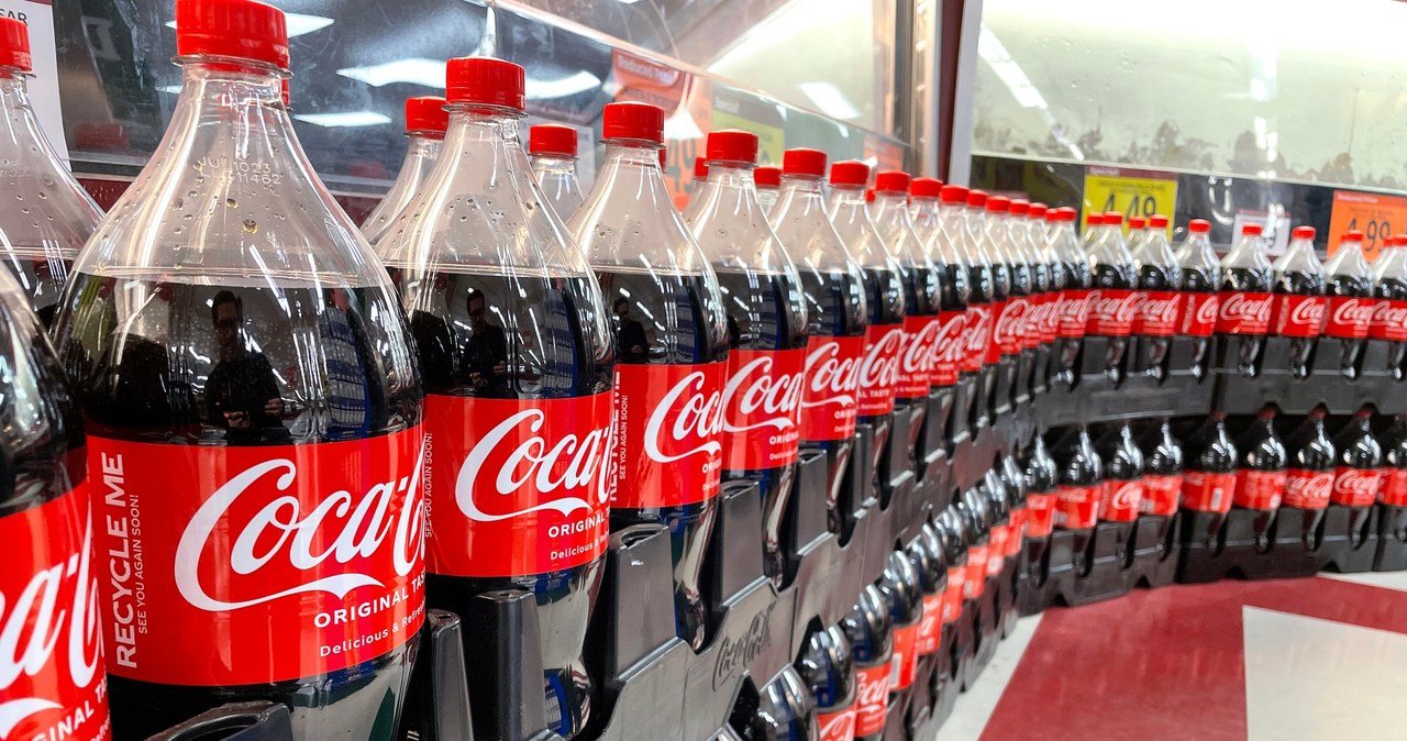 Coca-Cola zmienia recepturę na prośbę Trumpa. Popularny składnik zastąpiony. A3b8599aab2ae8e72f4791bb03d164cb, Biznes Fakty
