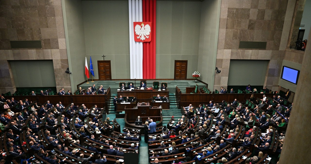 Sondaż dotyczący przyszłości koalicji rządzącej. Większość respondentów podziela tę opinię. B8fc7cba1c1e5504566265df2500e9b9, Biznes Fakty