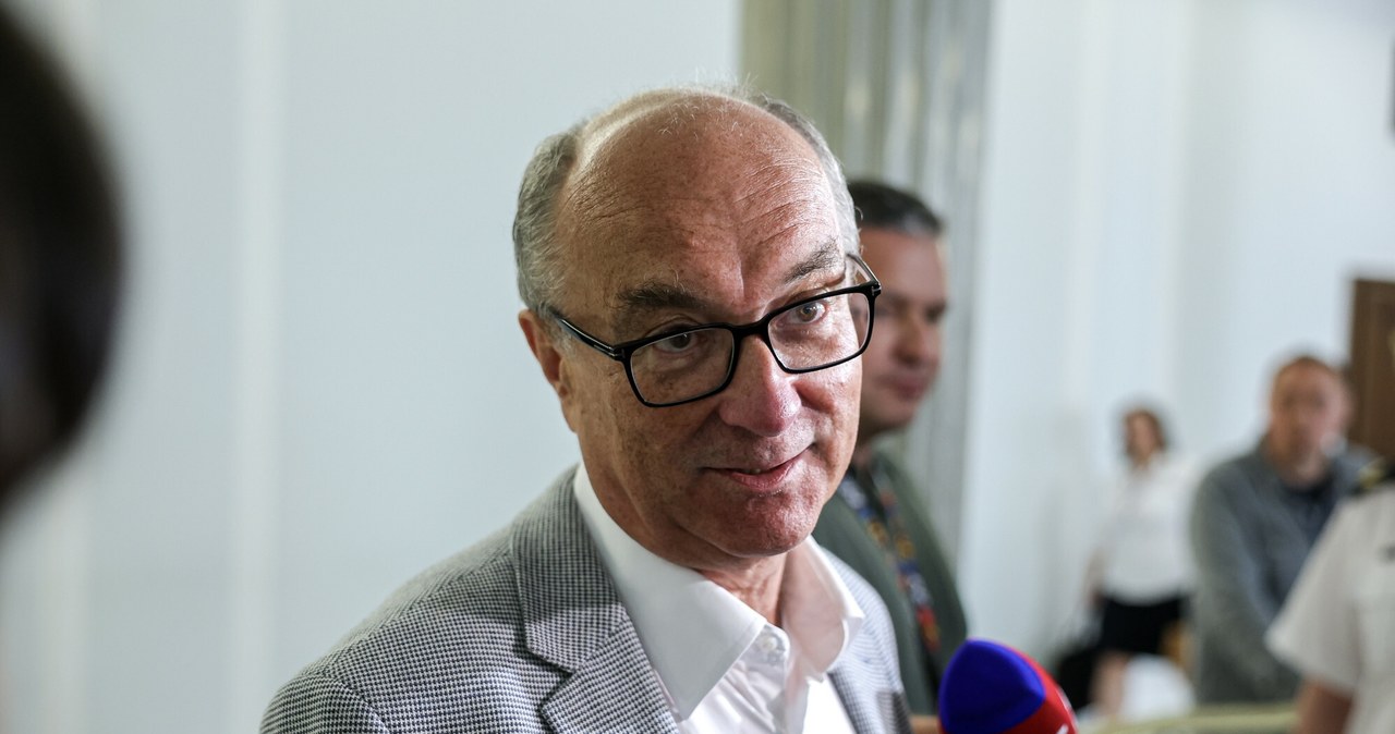 Carasti o rekonstrukcji rządu: Zakończmy ten problem i przestańmy szukać innych rozwiązań D5384f4147ddbe02d41b5e9cc83608fb, Biznes Fakty