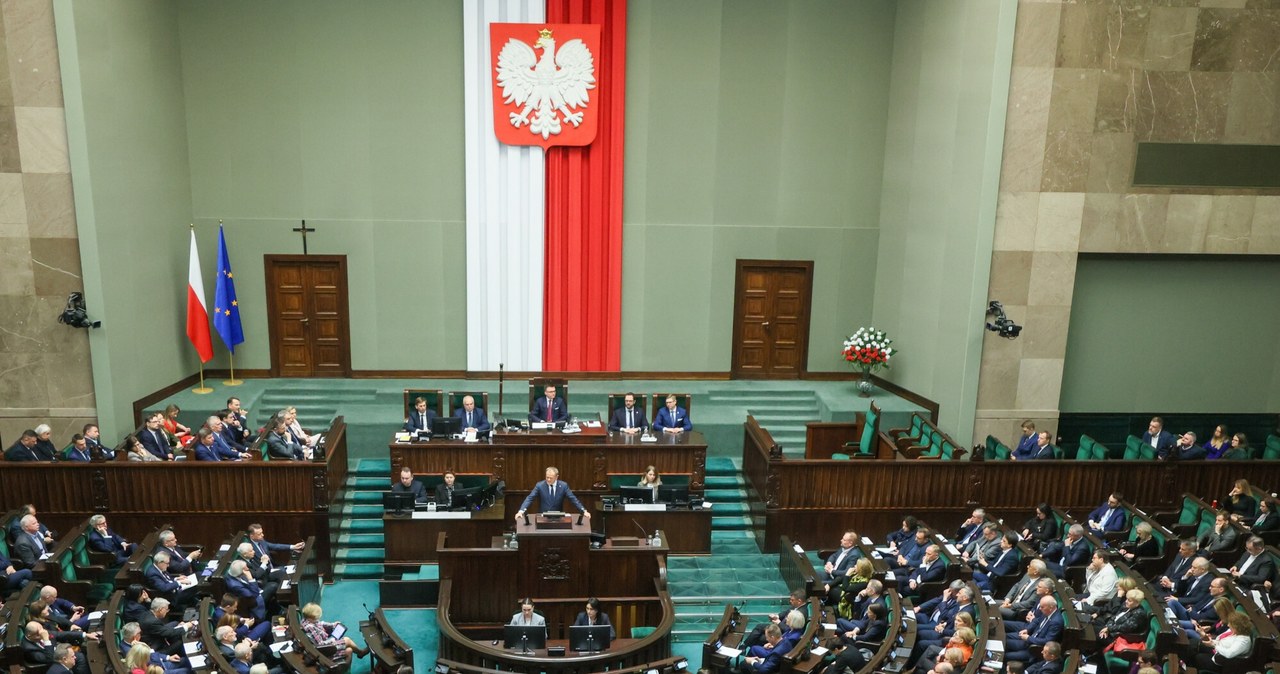Sejm (izba niższa parlamentu) omawiał kwestie związane z farmami wiatrowymi i zamrożeniem cen energii elektrycznej. Senat zainicjował poprawki. 3f50b2647bb56f728c14e5d0d4d5c632, Biznes Fakty