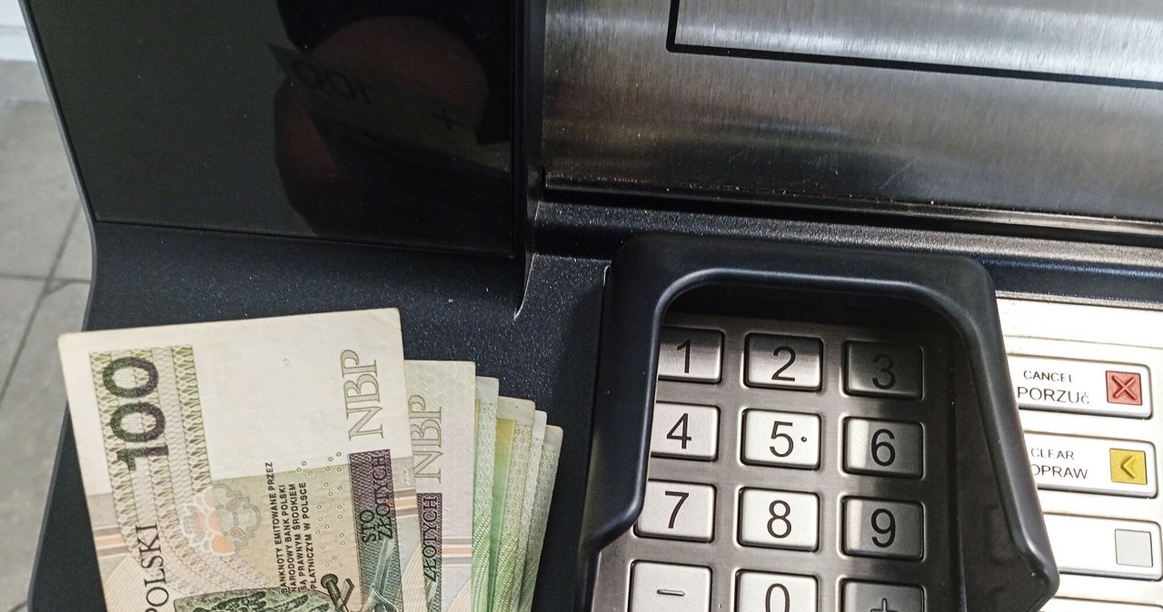 Wystarczy wpłacić tę kwotę na swoje konto. Bank powiadomi o tym urząd skarbowy. Ac30ea843f2d2d568e183edb7b039f0c, Biznes Fakty