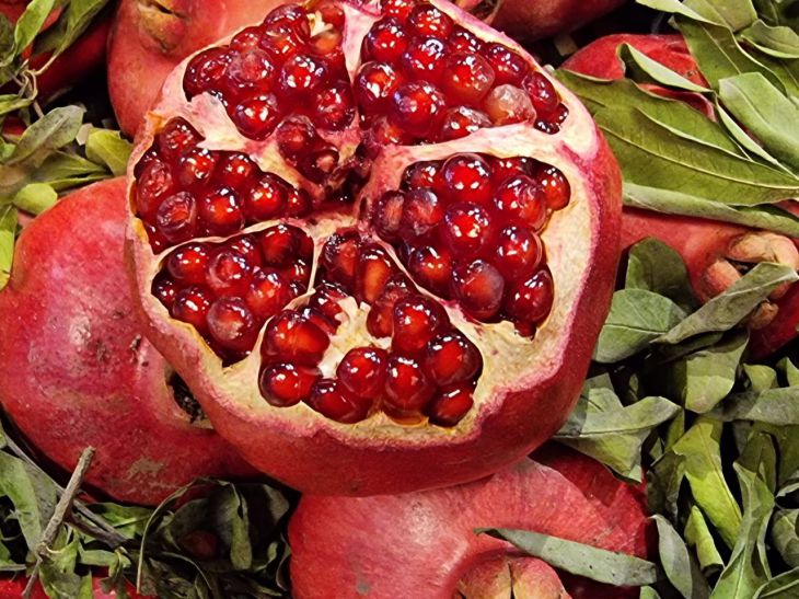 Kaki lub granat: lekarze zalecają jeden z tych owoców dla zdrowia serca, ale drugi może być niebezpieczny 4bca3f744bb84101a5dcd7ec2acbeca5, Biznes Fakty