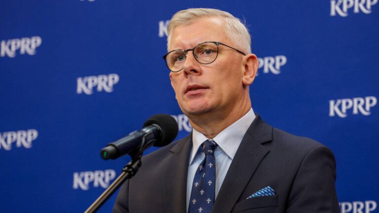 Udział Sławomira Cenckiewicza w Radzie Bezpieczeństwa Narodowego. „Sprawa będzie badana”. Udział Sławomira Cenckiewicza w Radzie Bezpieczeństwa Narodowego. „Sprawa będzie badana”.