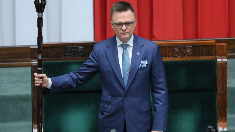 Szymon Hołownia chce odejść z polskiej polityki. „Złożyłem wniosek”
