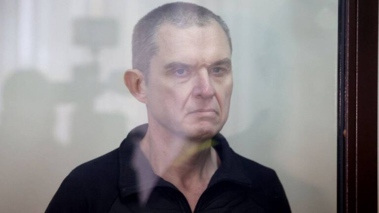 Nowe informacje o stanie zdrowia Andrzeja Poczobuta. „Czuje się dobrze psychicznie”.
