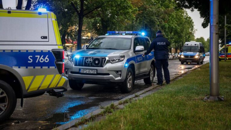 Napastnik ranił małżonkę i zbiegł do kniei. Zakończenie poszukiwań 63-letniego mężczyzny.