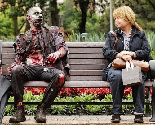 Czy zombie są odbiciem ludzi wokół nas? 8dfef2bb9d1e3165e9ab0b20735f4e5f, Biznes Fakty