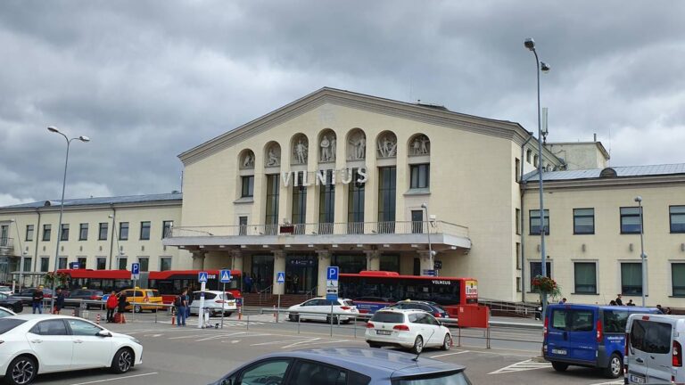 Wilno: Zatrzymanie lotów. Powietrzna strefa zamknięta.