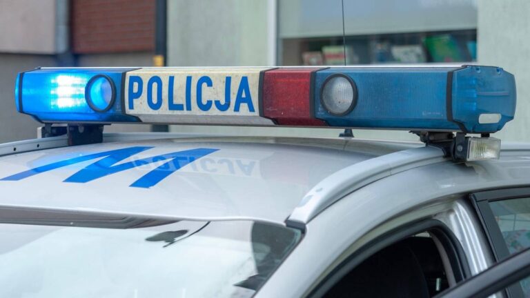 Udostępnił nagranie z funkcjonariuszem w roli głównej. Grzywna: 5 tysięcy złotych. Udostępnił nagranie z funkcjonariuszem w roli głównej. Grzywna: 5 tysięcy złotych.
