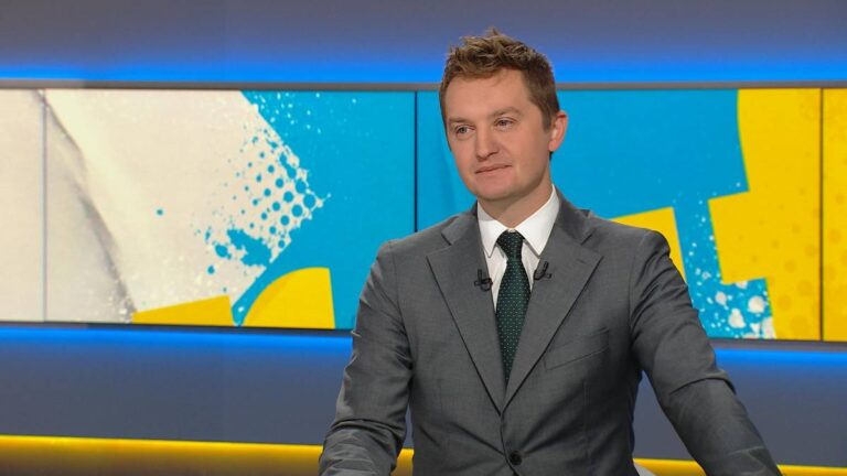 Kaleta śpiewa w Polsat News. „Staszek piątka, Tomek dycha…”