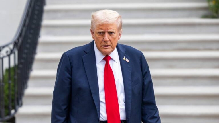 „Bardzo głupia osoba”. Donald Trump o groźbach ze strony Rosji „Bardzo głupia osoba”. Donald Trump o groźbach ze strony Rosji