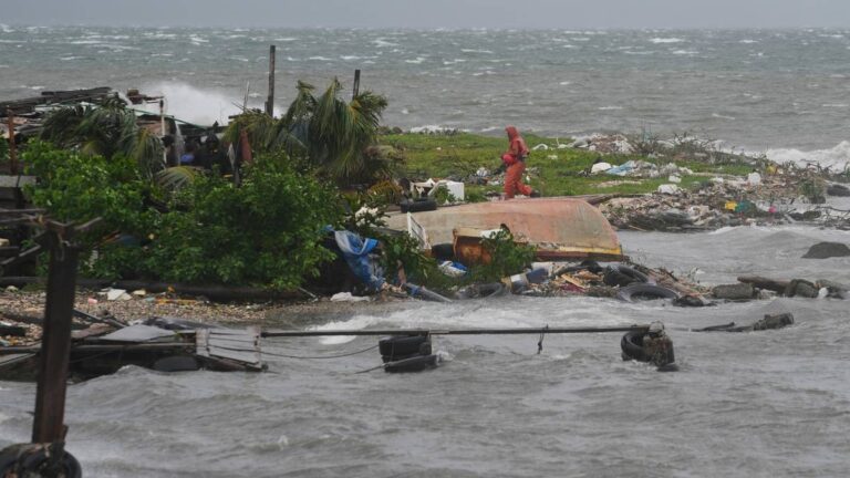 Melissa spustoszyła Jamajkę. „Obrazy miast są nie do poznania” F737692601129b277440af271ecfc442, Biznes Fakty