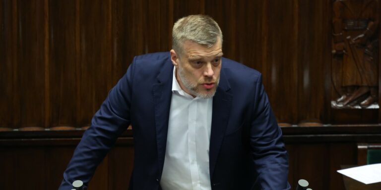 Razem zwalcza spekulantów. W Sejmie nowy plan opodatkowania. 1a5c62d0332bd4cf6f71f5e4dc95f588, Biznes Fakty