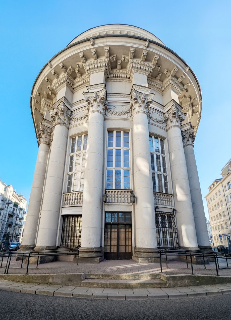 242d2a298037c3052b67f3ec5b8587d0, Biznes Fakty