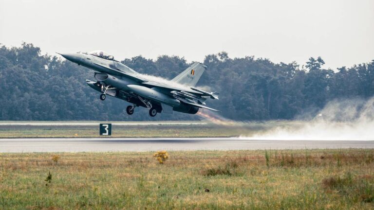 Tam trzymają ukryte uzbrojenie. Blisko przeleciał „obcy” bezzałogowiec. 29243293befe58d20f302cb1aa3f1472, Biznes Fakty