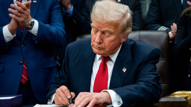 Amerykański przełom. Trump zatwierdził kluczowy akt prawny. 78554c7a7587c94224c49585aa5e99b6, Biznes Fakty